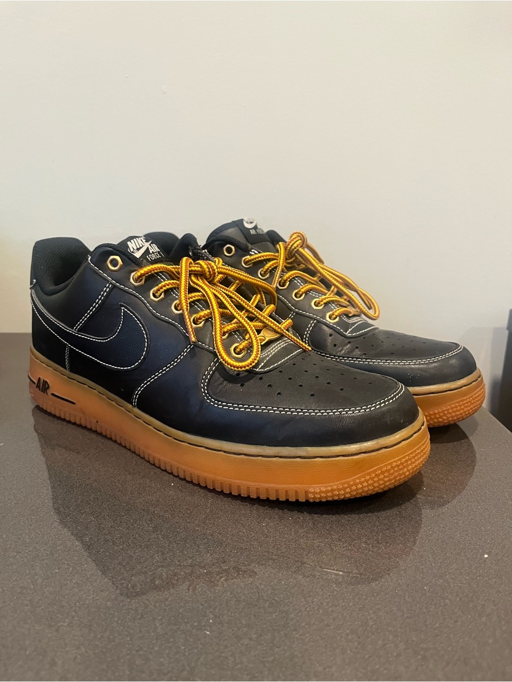 Nike Air Force 1 Low Black AF1 Black Gum Men's Size 10.5 Rare